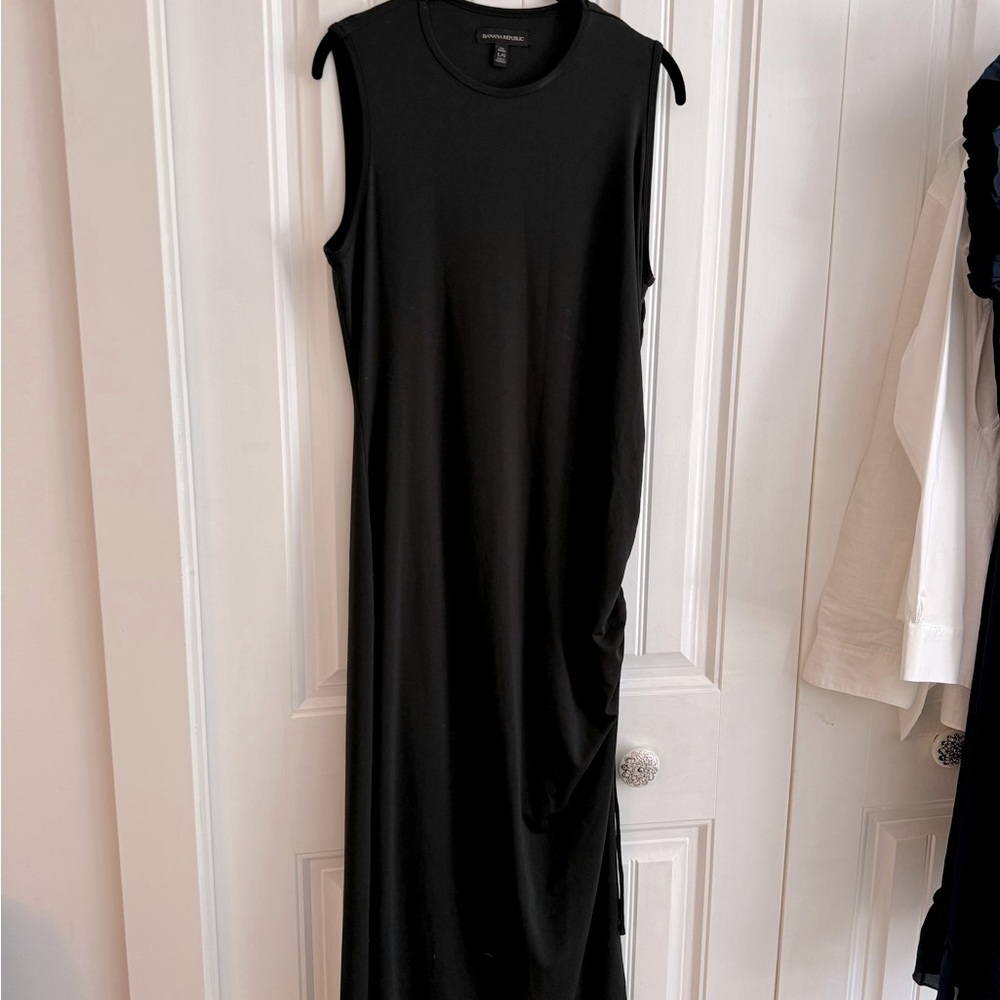 banana republic size L black sleeveless maxi dress in excellent condition